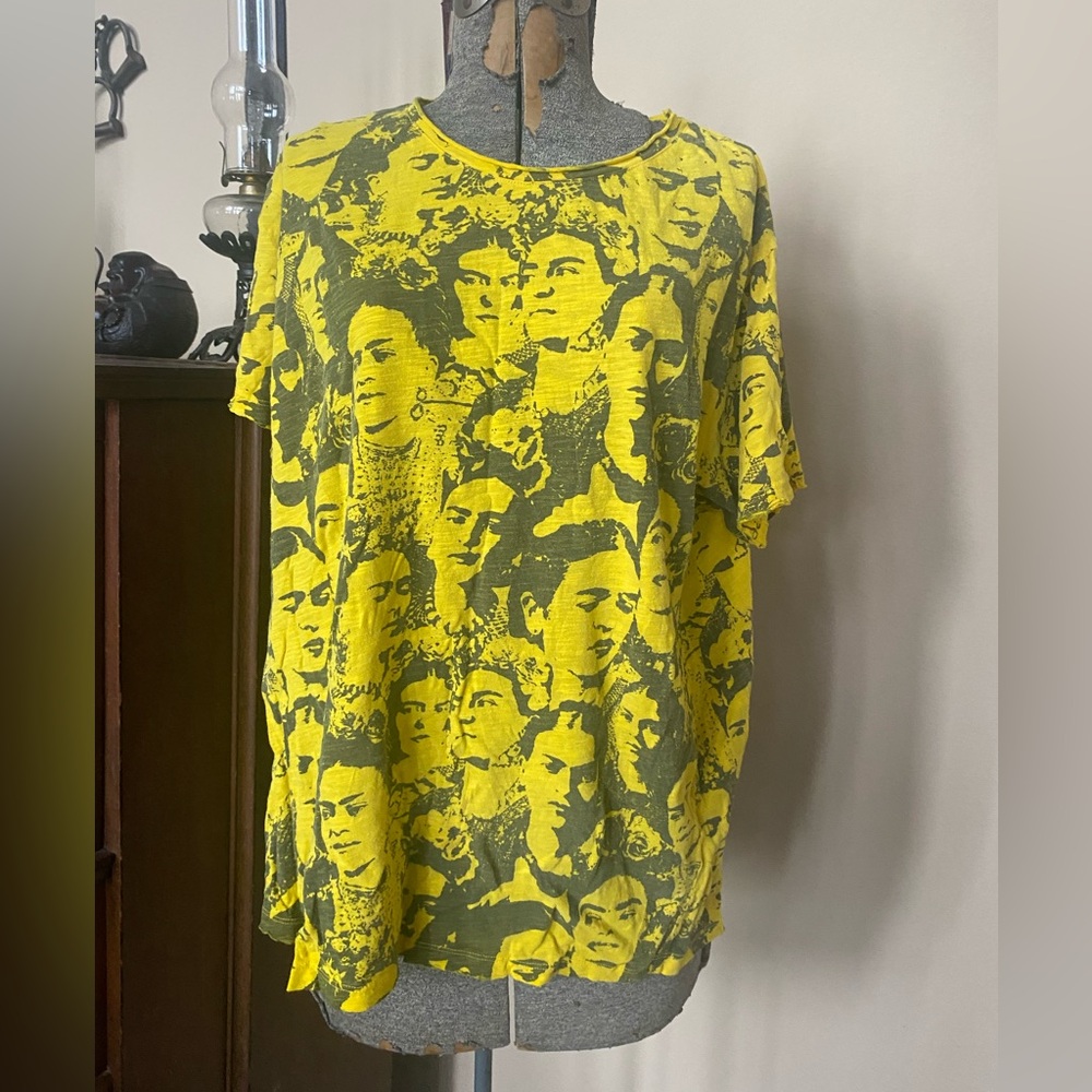 Magnolia Pearl NWT "Frida Kahlo" Colton Jersey Electric Sunflower Mutal T-shirt